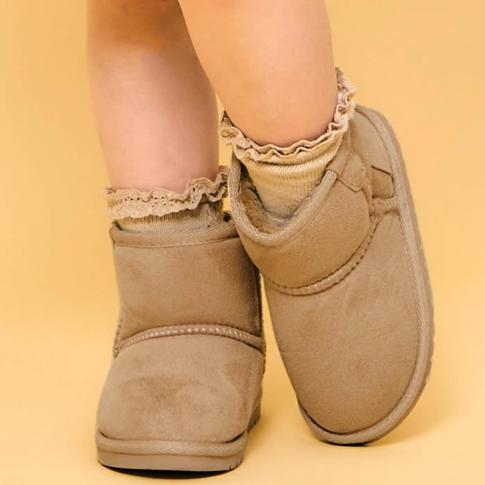 Ampersand boa boots