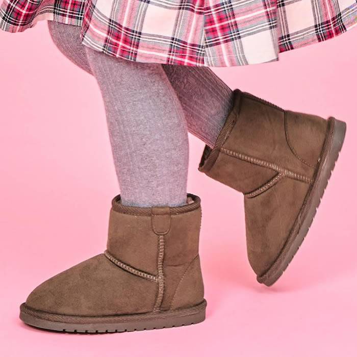 Ampersand boa boots
