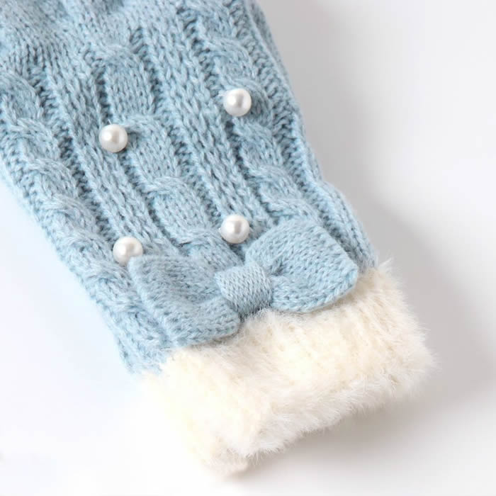 Ampersand matching knit gloves