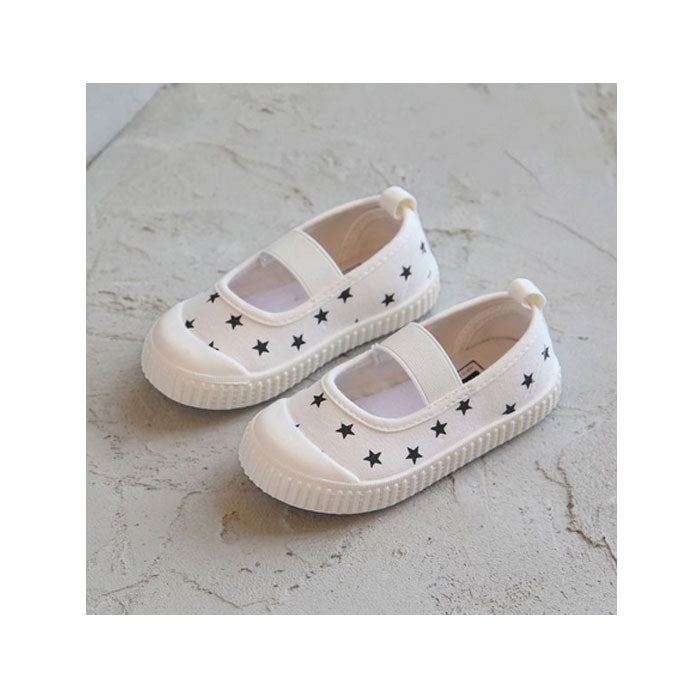 Cute indoor shoes♪ For nursery and kindergarten